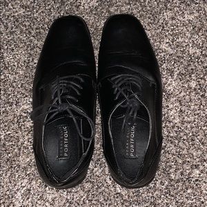 Perry Ellis boys black dress shoes.
